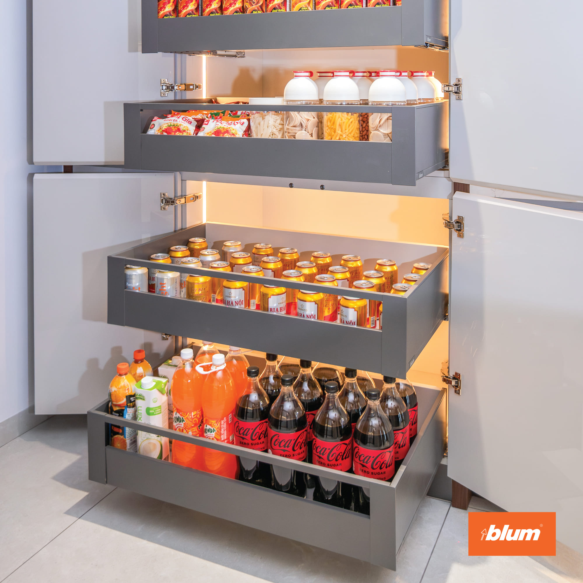 Ngăn kéo tủ đồ khô Blum SPACE TOWER